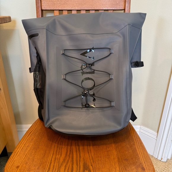 Vuori Dry Bag Back Pack Charcoal Black Rubber Waterproof New Multi Pocket - Picture 5 of 15